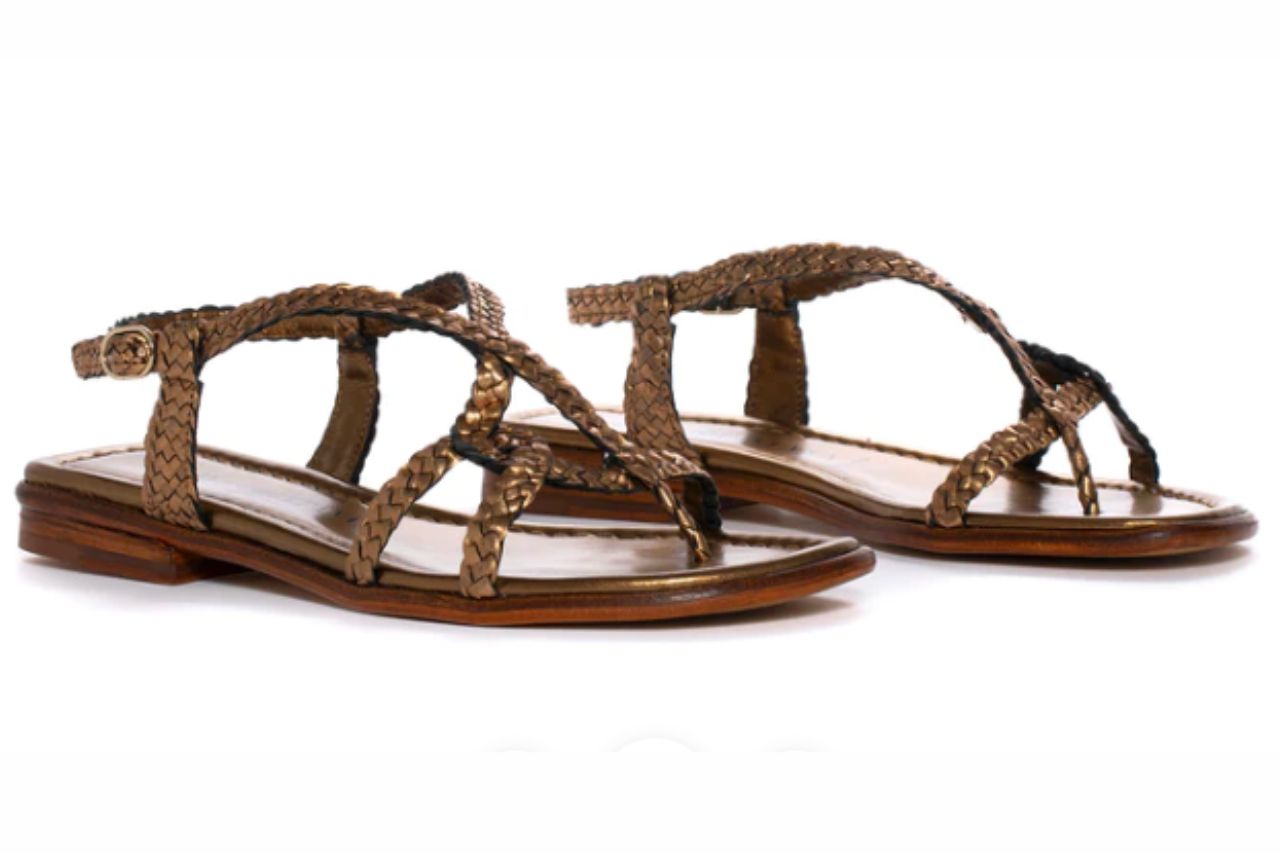 Descubre la elegancia y comodidad del calzado trenzado a mano de Pons Quintana en primavera-verano 2024