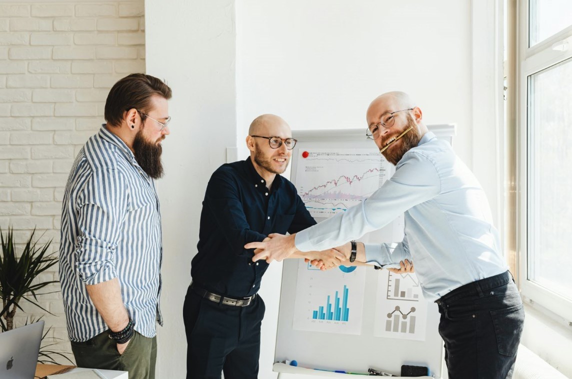 Procesos optimizados en El Salvador con AK Digital, la solución para un crecimiento sostenible