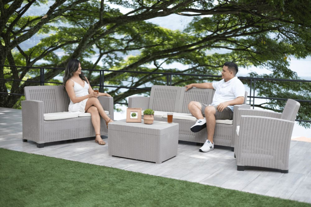 Muebles de plástico para exteriores en Panamá: diseño y durabilidad